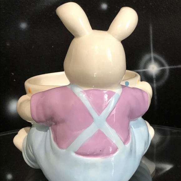 Blossoms and Blooms Porcelain Pastel Bunny Planter - Picture 4 of 7